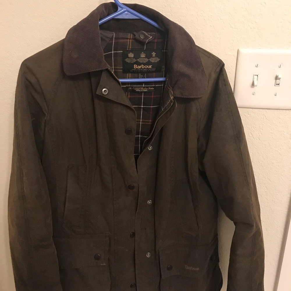 Women’s Barbour size 4, light wear
